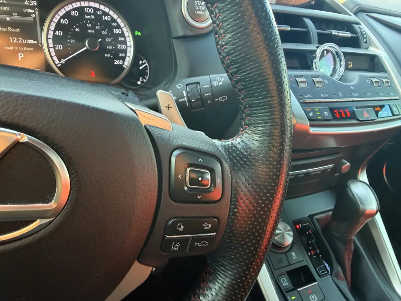 Lexus NX снимка Lexus NX