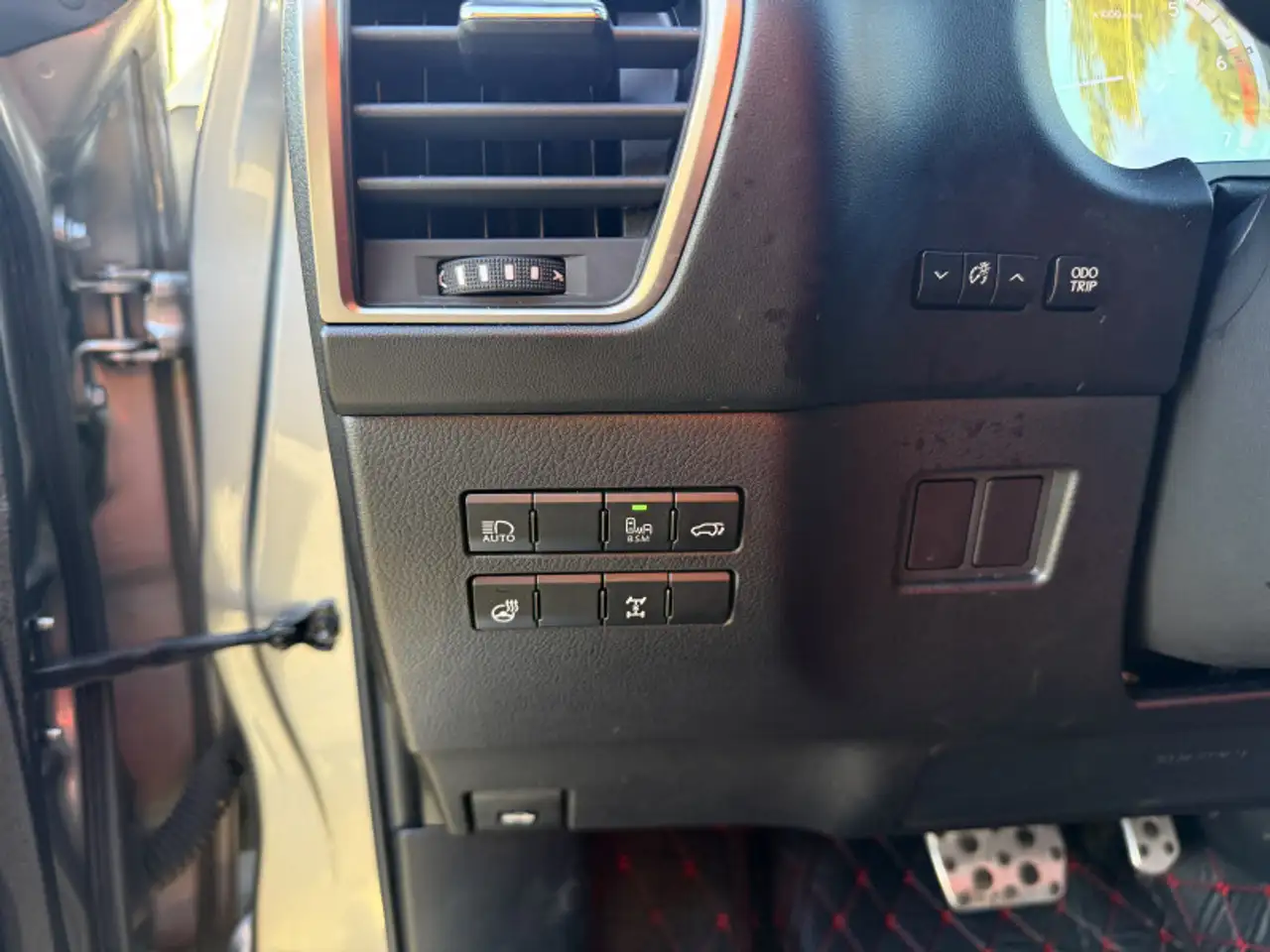 Lexus NX снимка Lexus NX