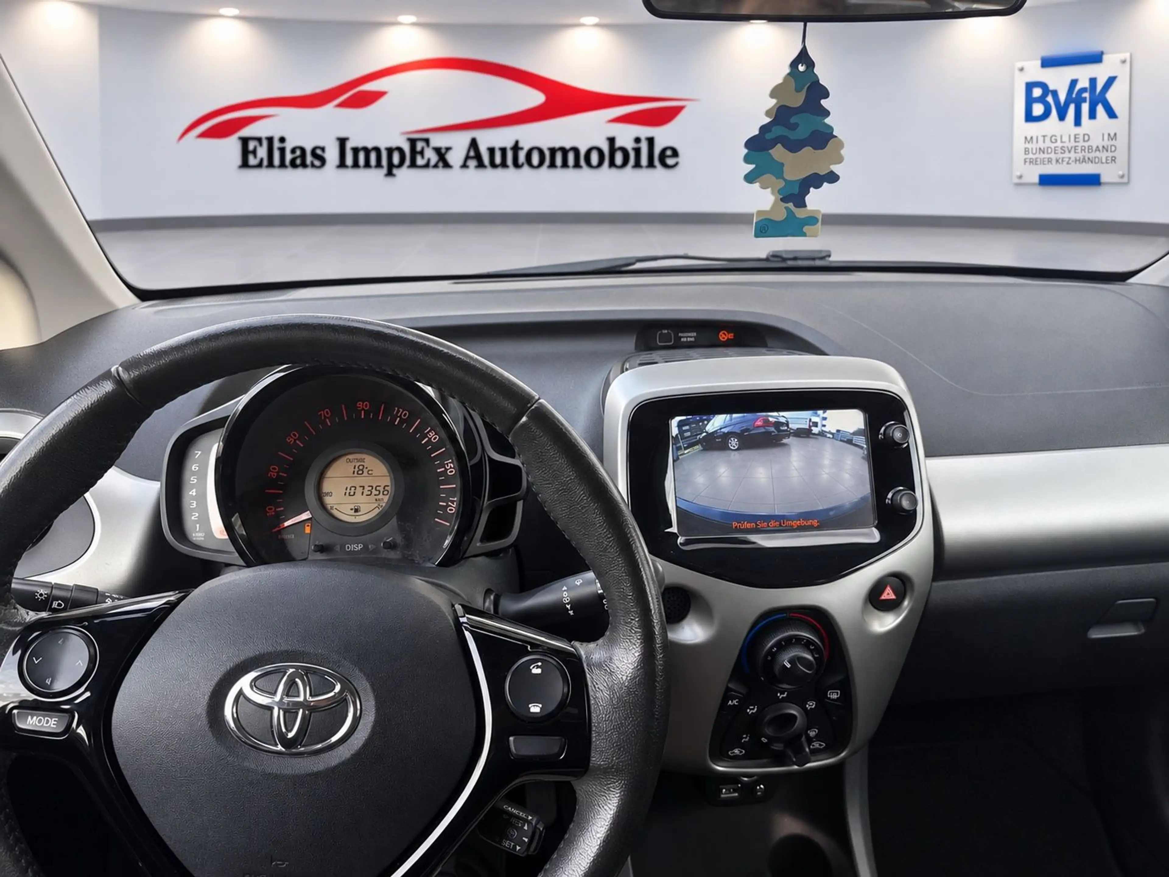 Toyota Aygo AYGO x-play touch — photo 13