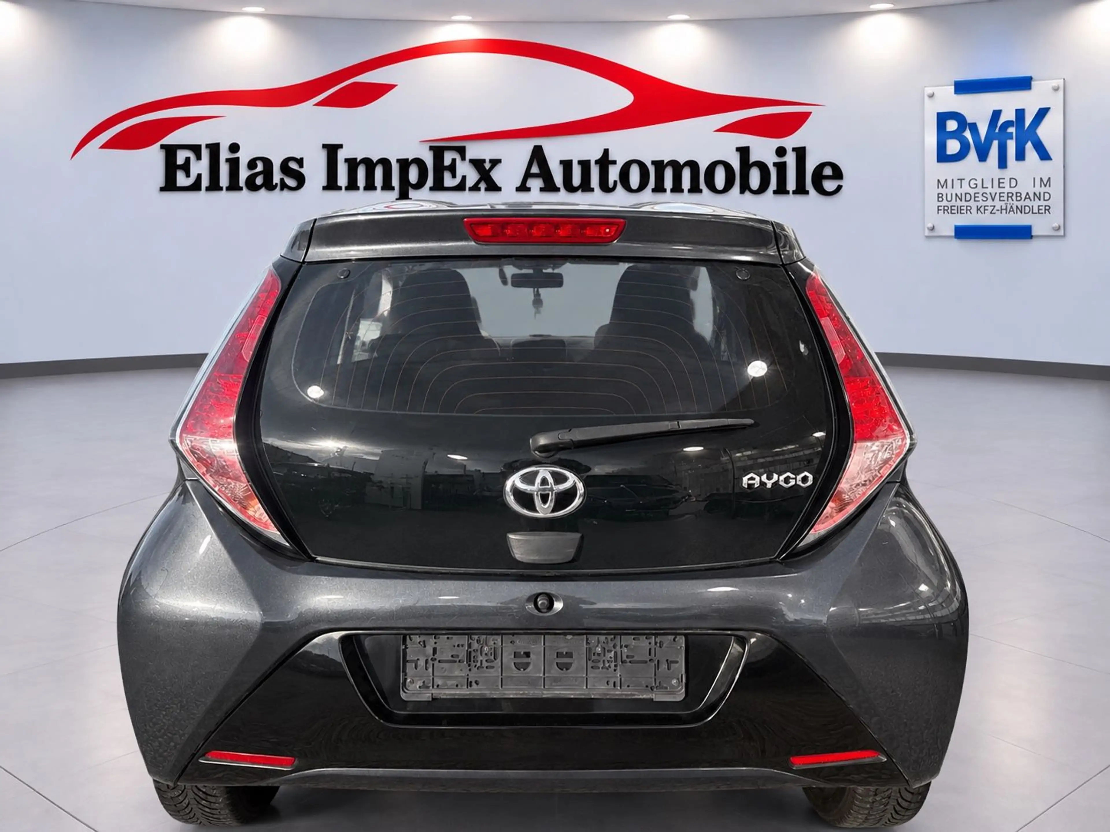 Toyota Aygo AYGO x-play touch — photo 5