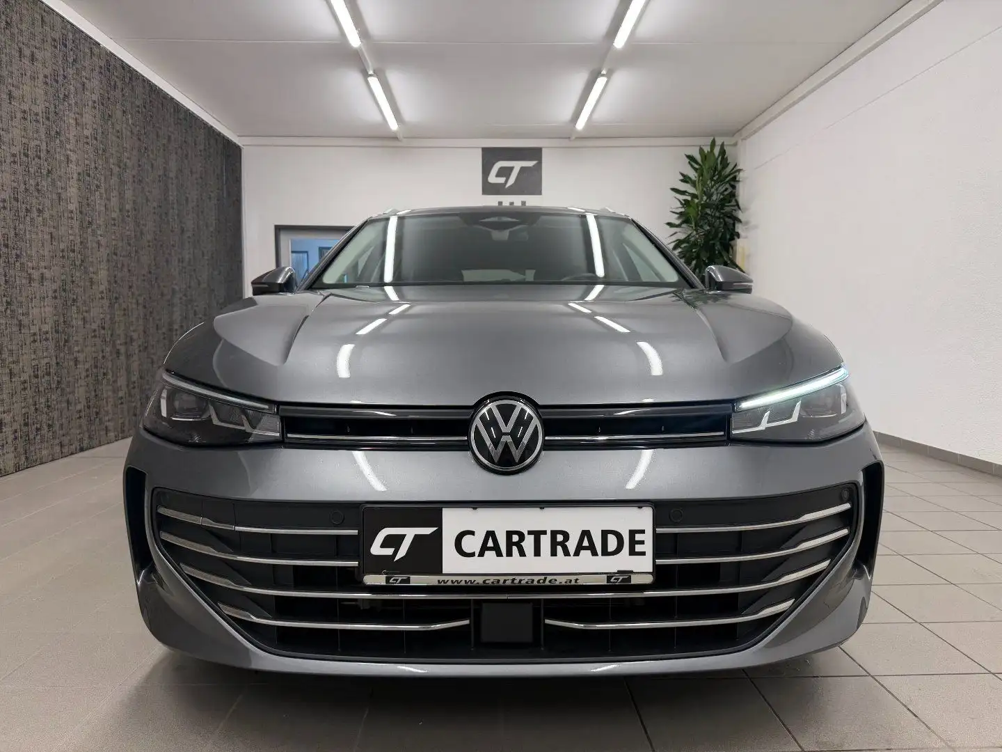 Volkswagen Passat Variant Passat 1.5 eTSI Business Grau - 2