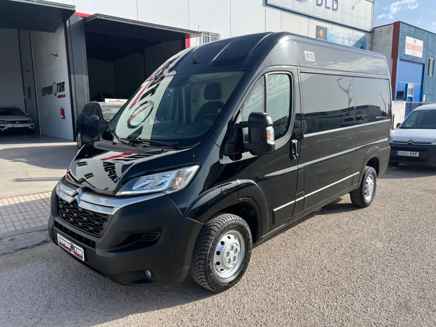 Citroen Jumper Fg. 2.0BlueHDi 35 L2H2 160 Noir - 1