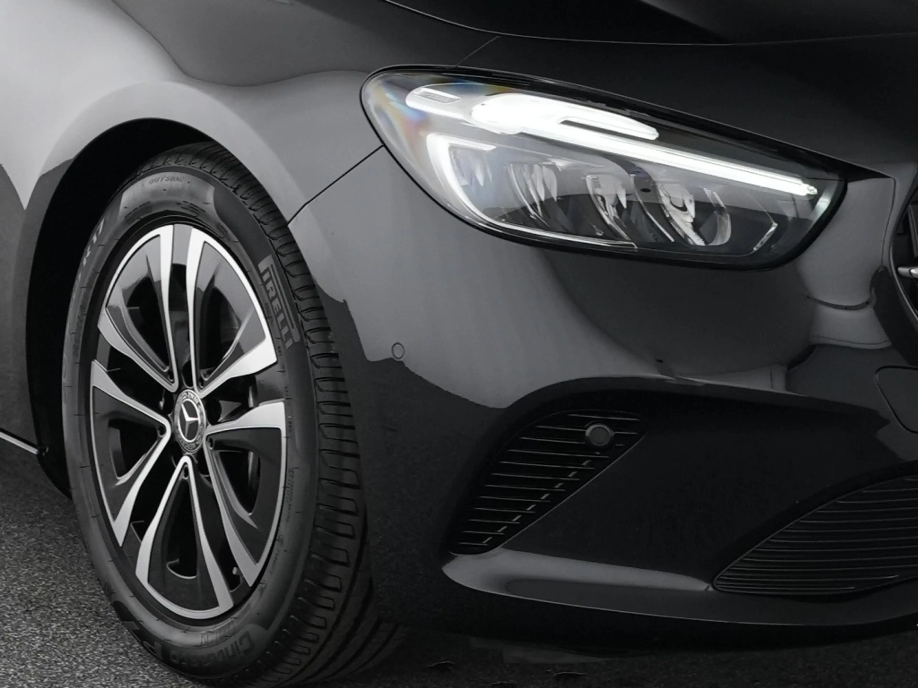 Mercedes-Benz B 180 d Progressive Advanced Winter LED Kamera — photo 7