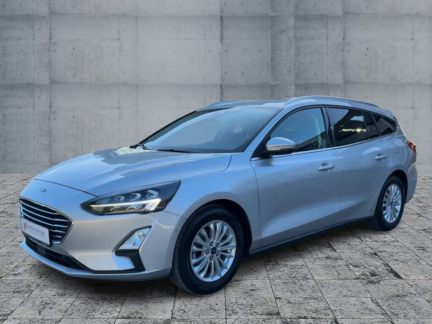 Ford Focus Turnier 1.5 TDCi TITANIUM LED+NAVI+AHK+ACC Zilver - 2