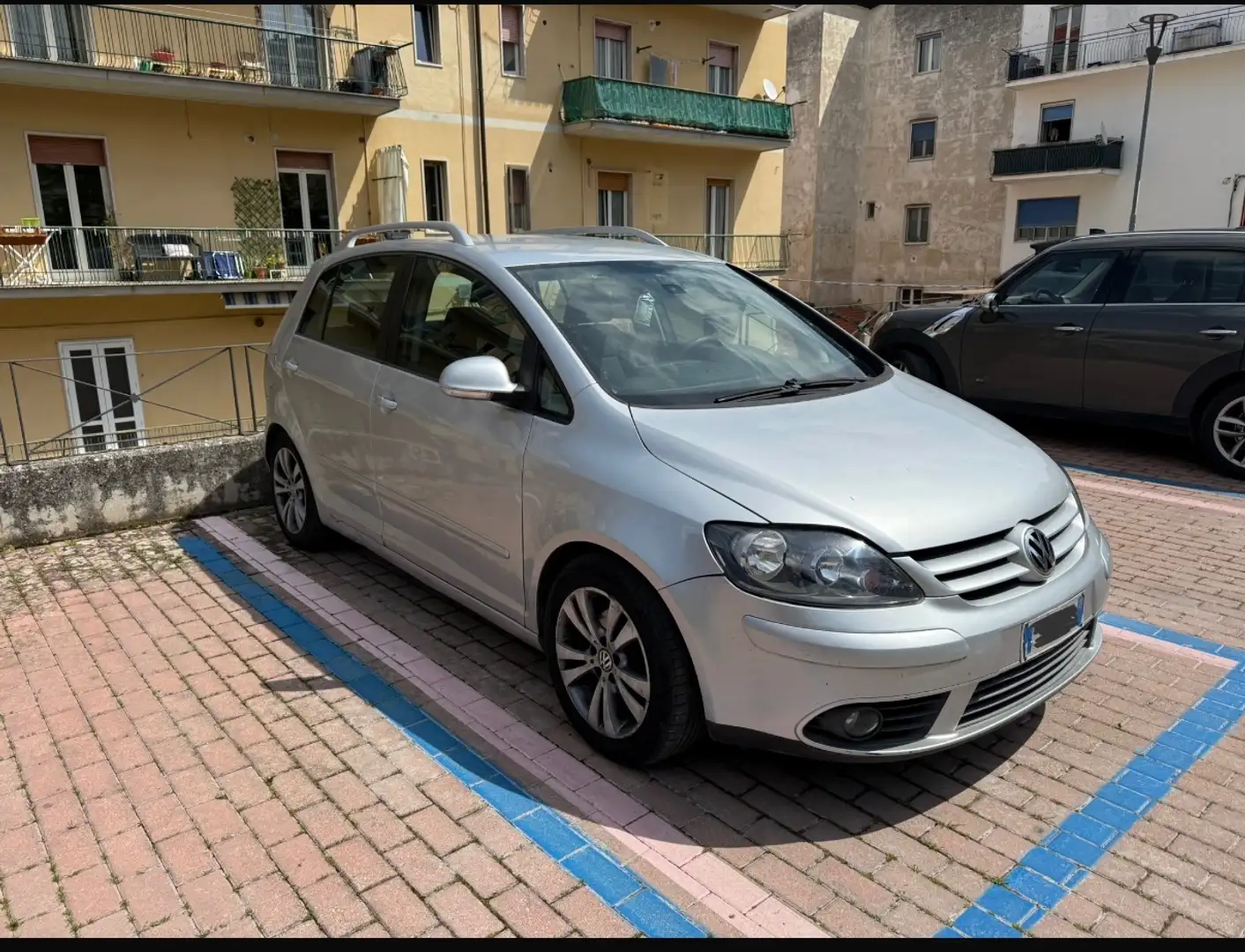 Volkswagen Golf Plus - 1