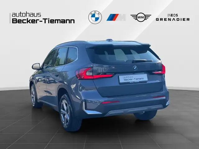 BMW X1 view 4