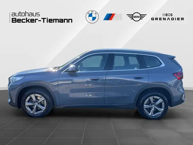 BMW X1 view 3