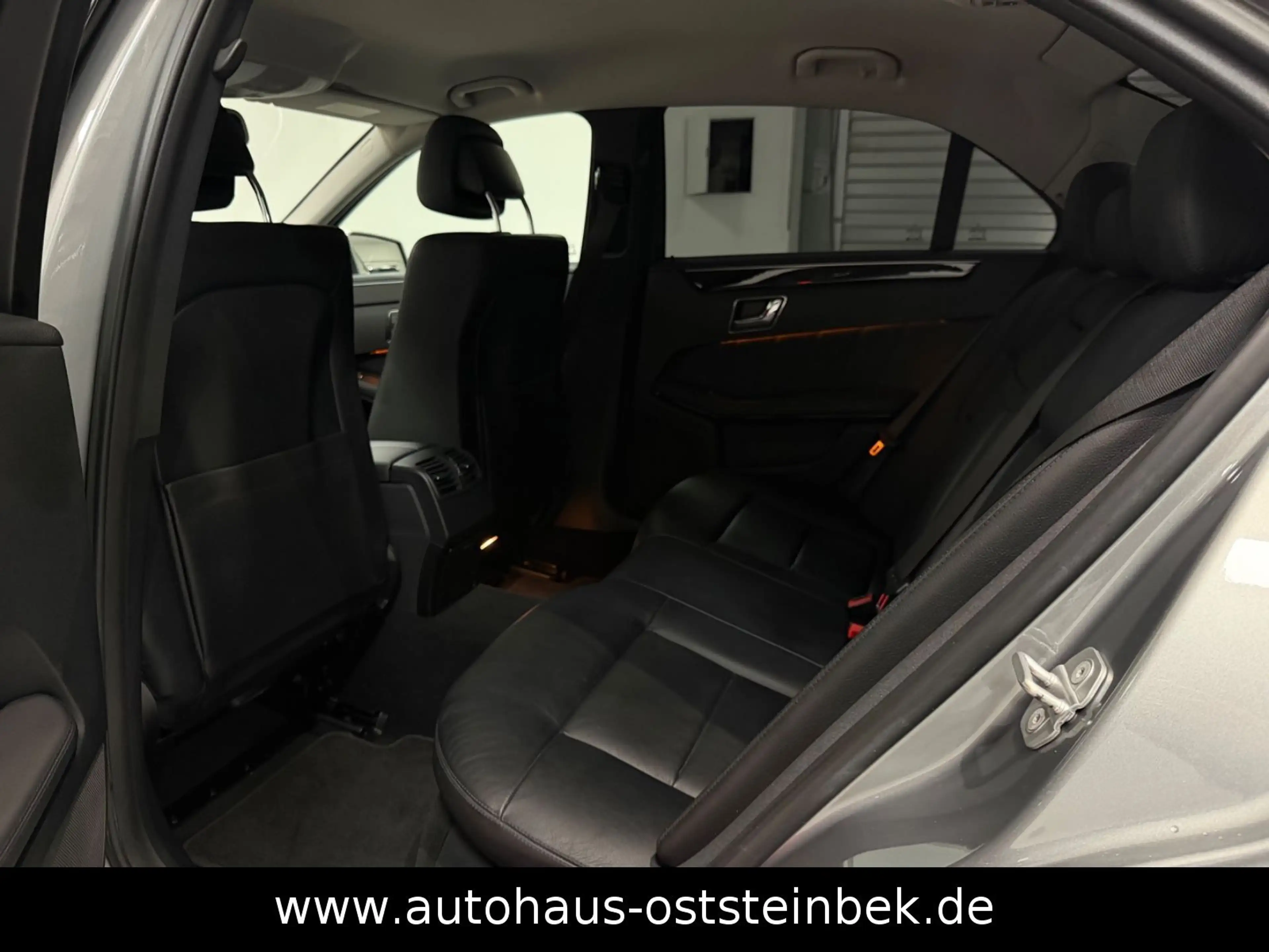 Mercedes-Benz E 300 CDI BLUEEFFICIENCY/BI-XEN/NAVI/SHZ/PDC/ — photo 13