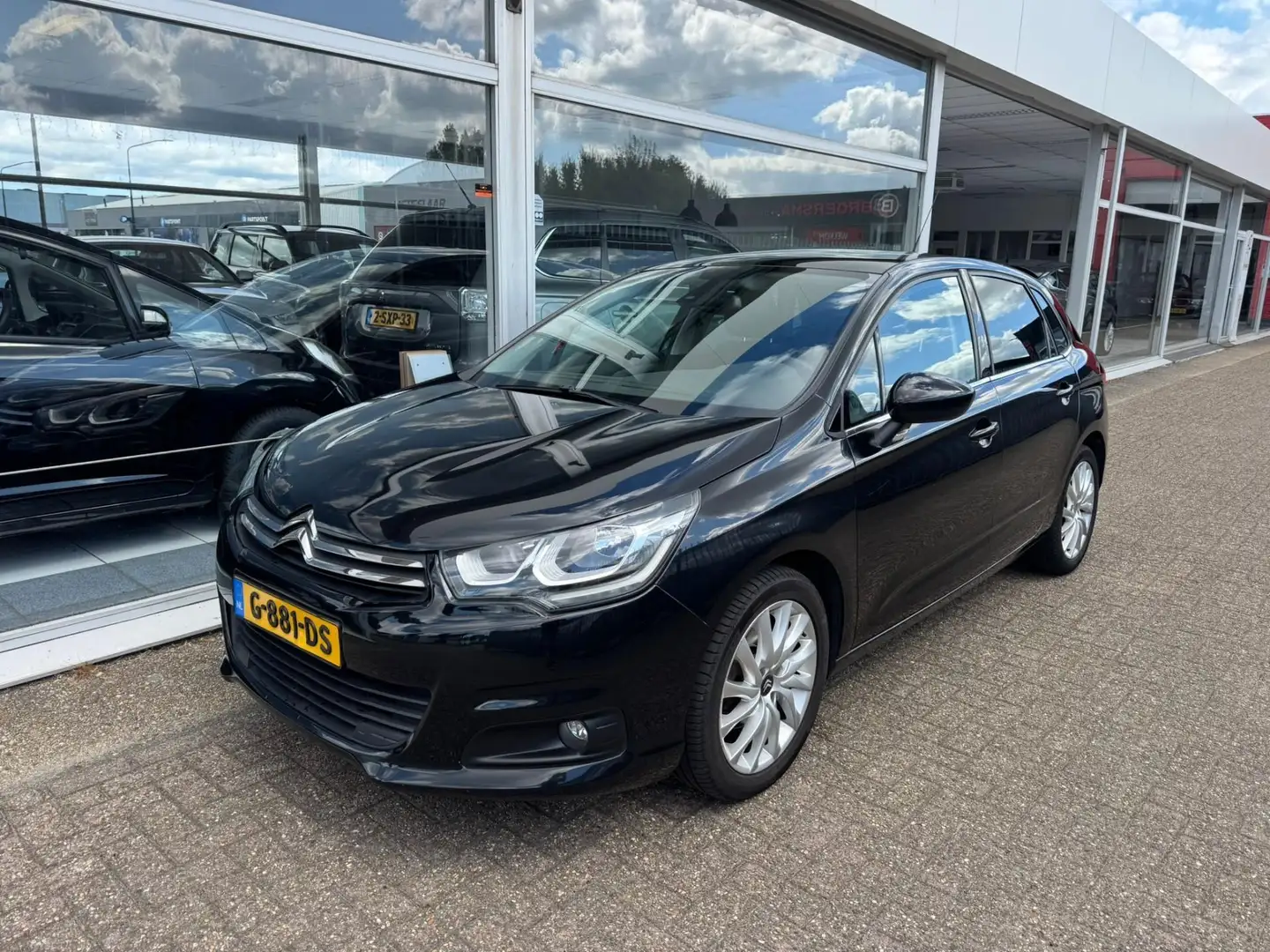 Citroen C4 1.2 PureTech Feel Edition | 3e eigenaar | Distribu Zwart - 1