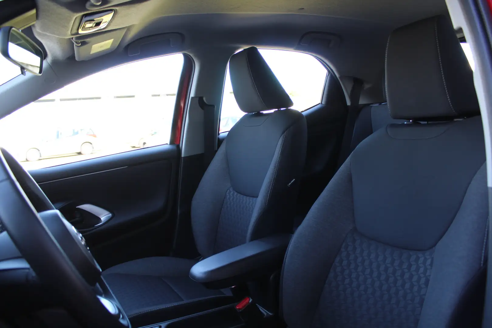Toyota Yaris 1.5 Hybrid Active Plus | Rijklaar | Apple/Android Rouge - 2