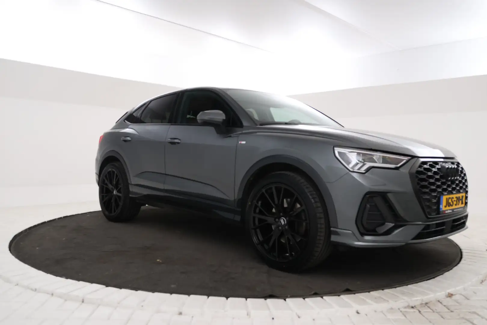 Audi Q3 Sportback 45 TFSI e S Edition - S-Line, Volleder, Grigio - 2