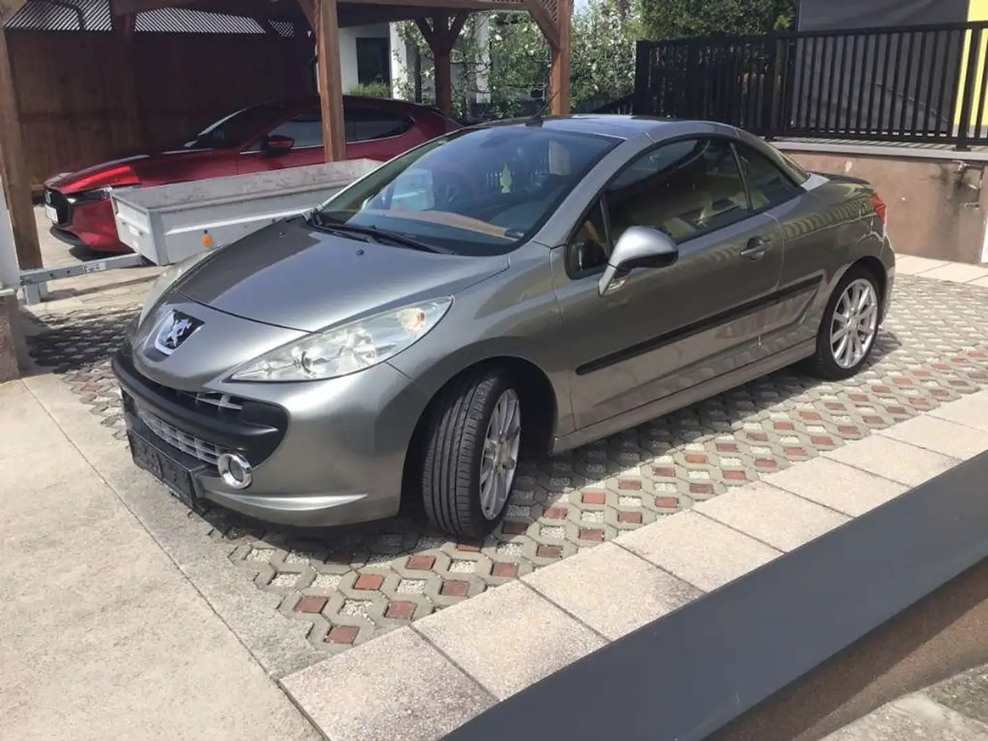 Peugeot 207 207 CC 1,6 16V Grau - 2