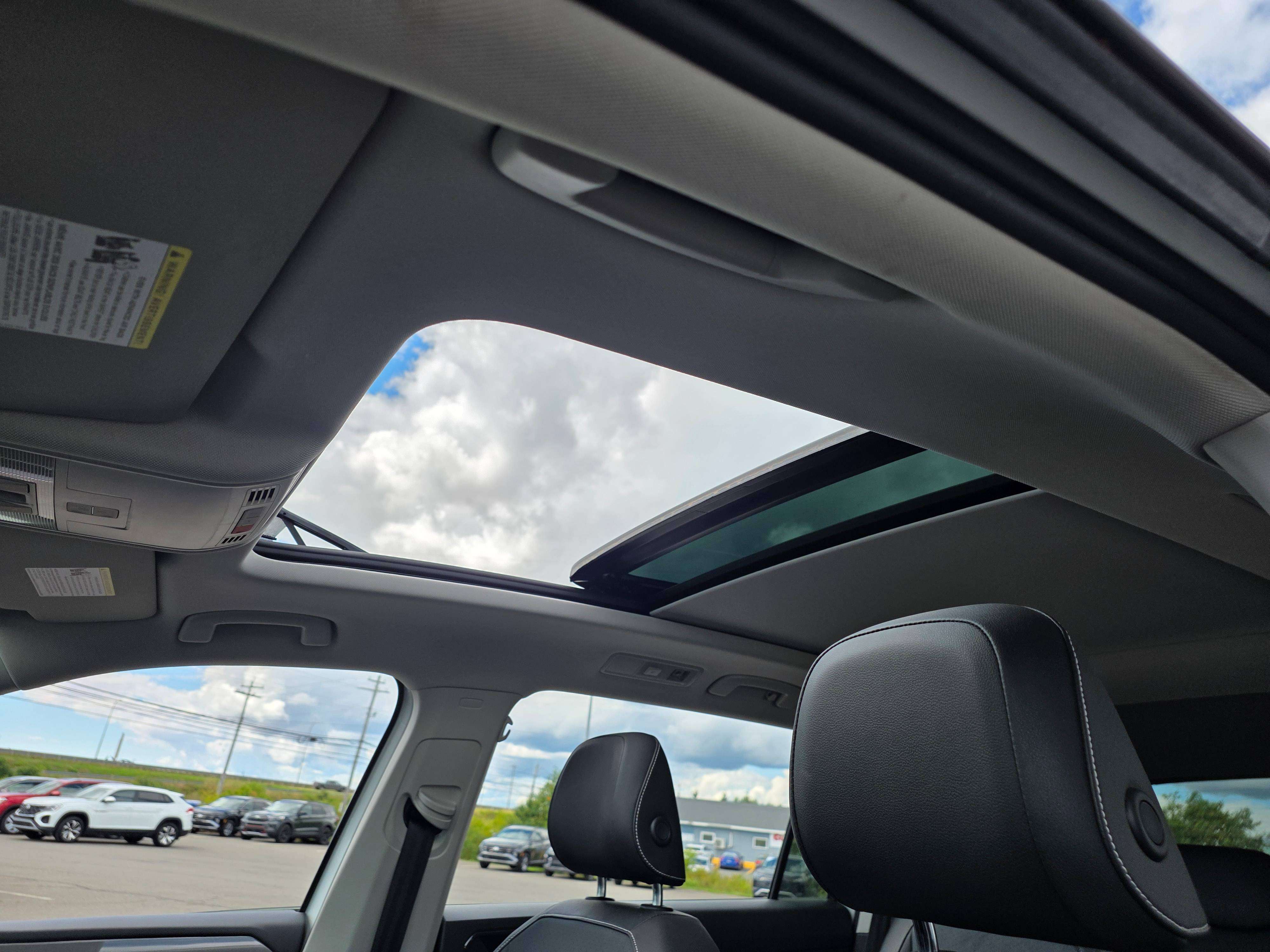 2023 Volkswagen Tiguan Comfortline W/sunroof — снимка 1