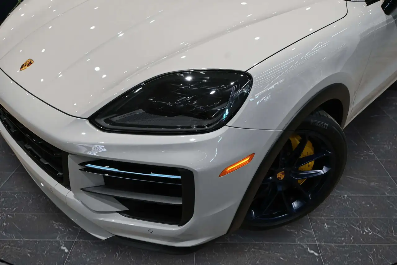 Porsche Cayenne снимка Porsche Cayenne