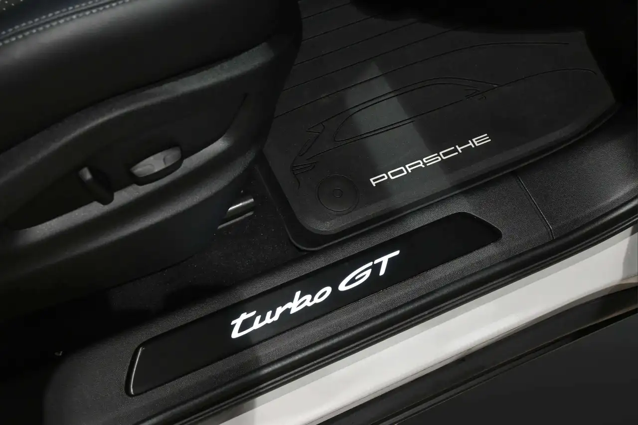 Porsche Cayenne снимка Porsche Cayenne