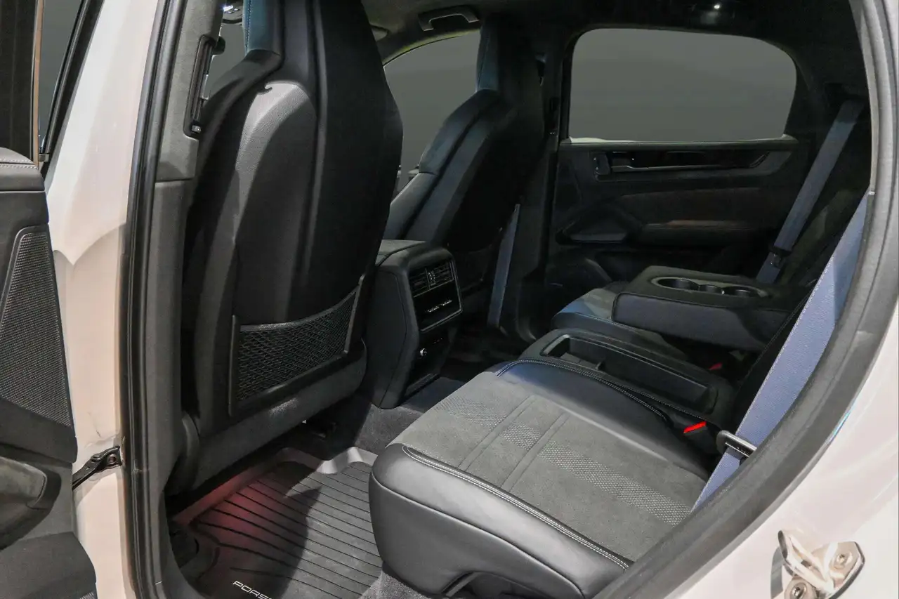 Porsche Cayenne снимка Porsche Cayenne