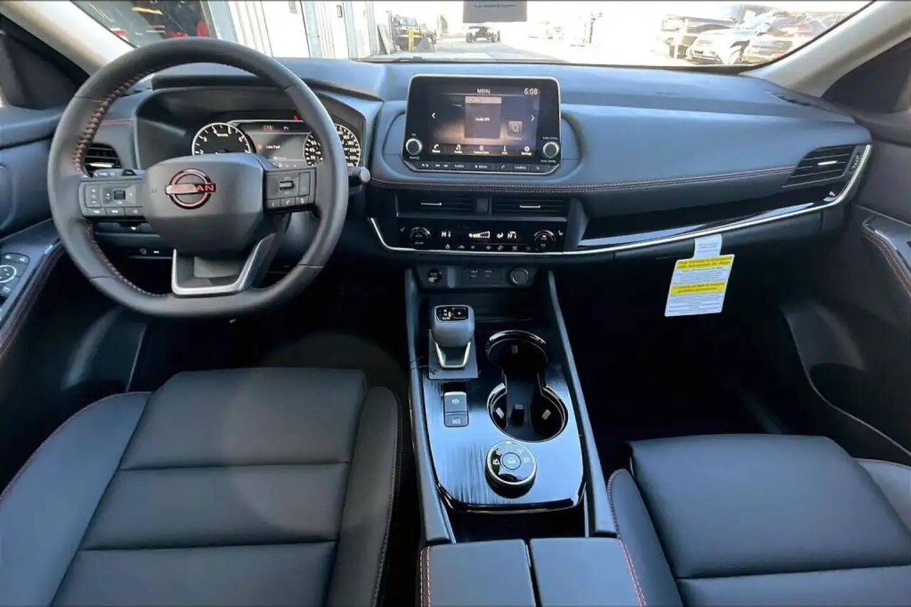 Nissan Rogue снимка Nissan Rogue