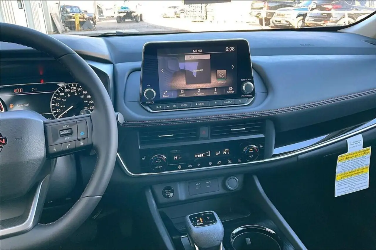 Nissan Rogue снимка Nissan Rogue