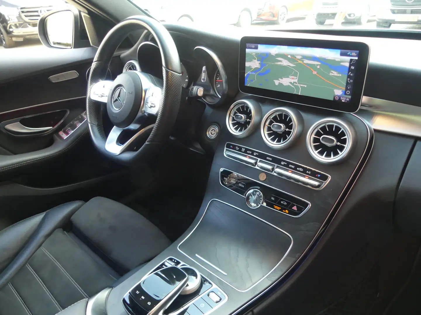 Mercedes-Benz C 300 Premium AMG Styling Blau - 2