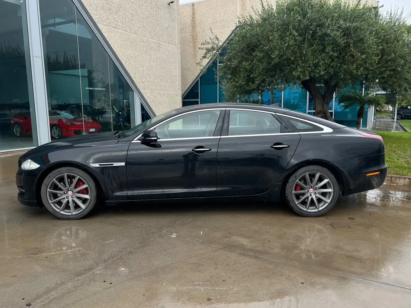 Jaguar XJ 3.0d V6 Premium Luxury auto Nero - 2