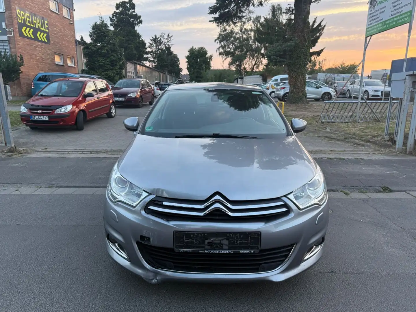 Citroen C4 BlueHDi 120 EAT6 SHINE XENON/NAVI/MASSAGE Grau - 2
