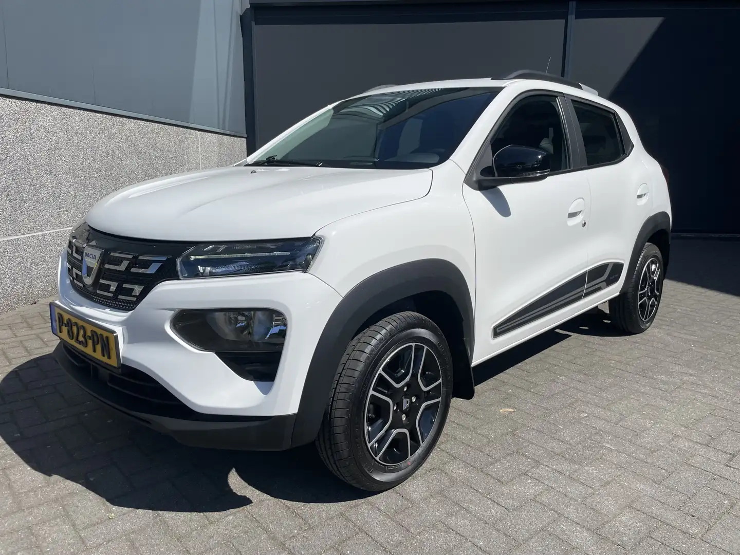 Dacia Spring Comfort Plus (Orange Pack) 27 kWh Mistlampen - Ach Wit - 2