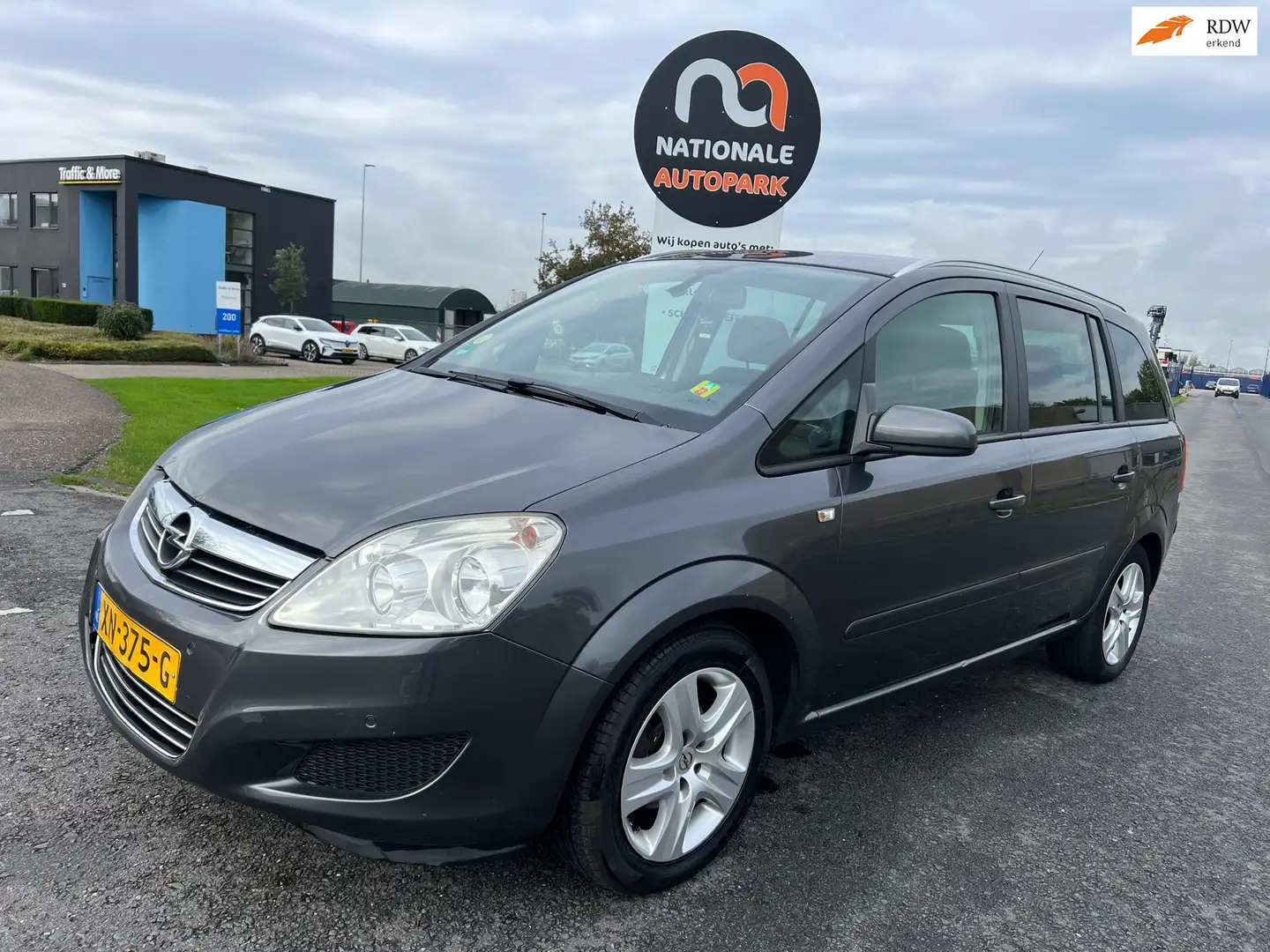 Opel Zafira 2009 * 1.6 Essentia * AIRCO * ELEC. RAMEN * LMV * Gri - 1