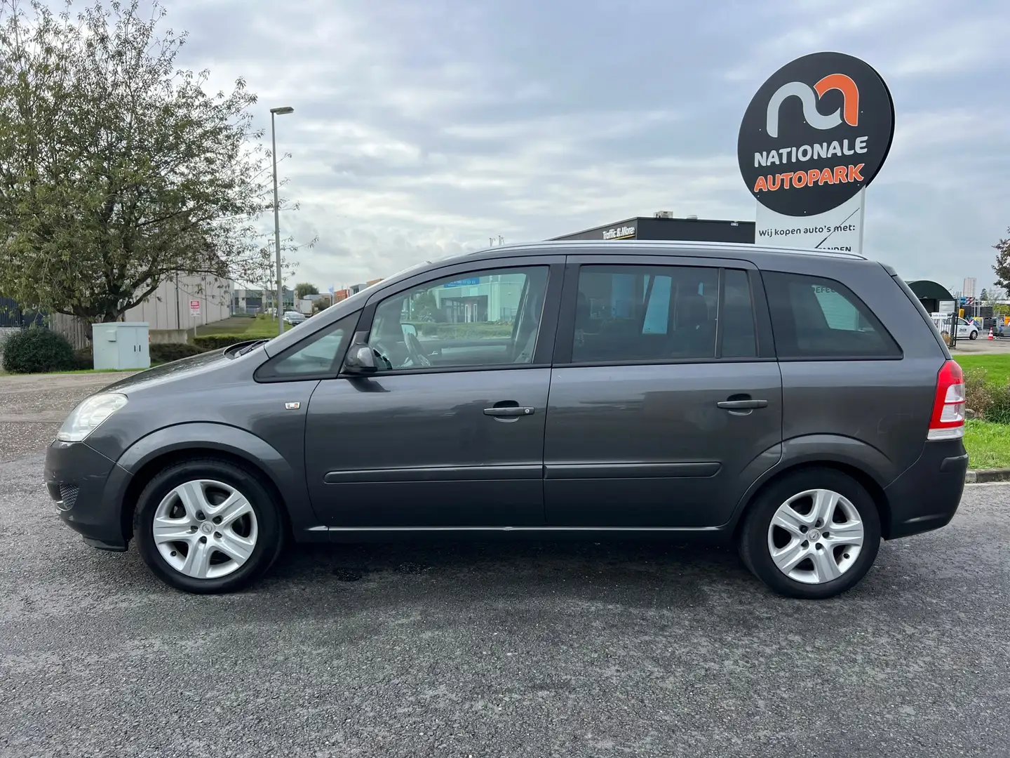 Opel Zafira 2009 * 1.6 Essentia * AIRCO * ELEC. RAMEN * LMV * Gri - 2