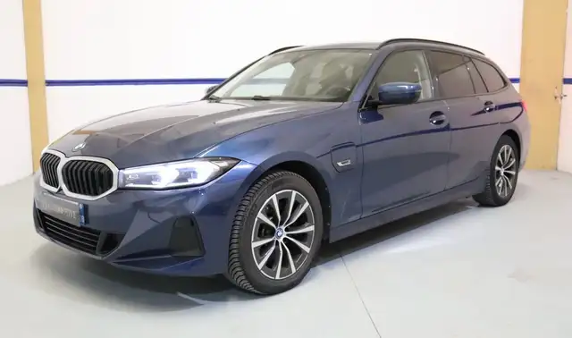 BMW 320 320e xDrive Touring