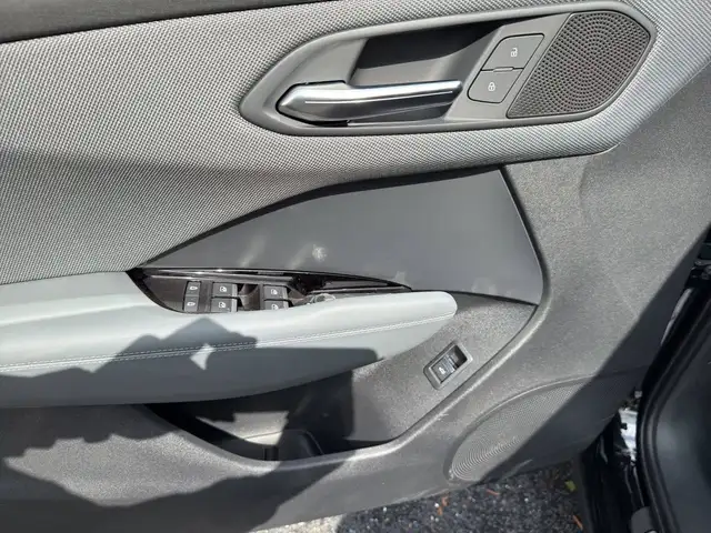 Audi Q3 view 7