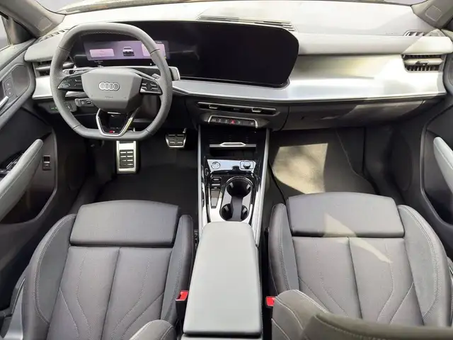 Audi Q3 view 6