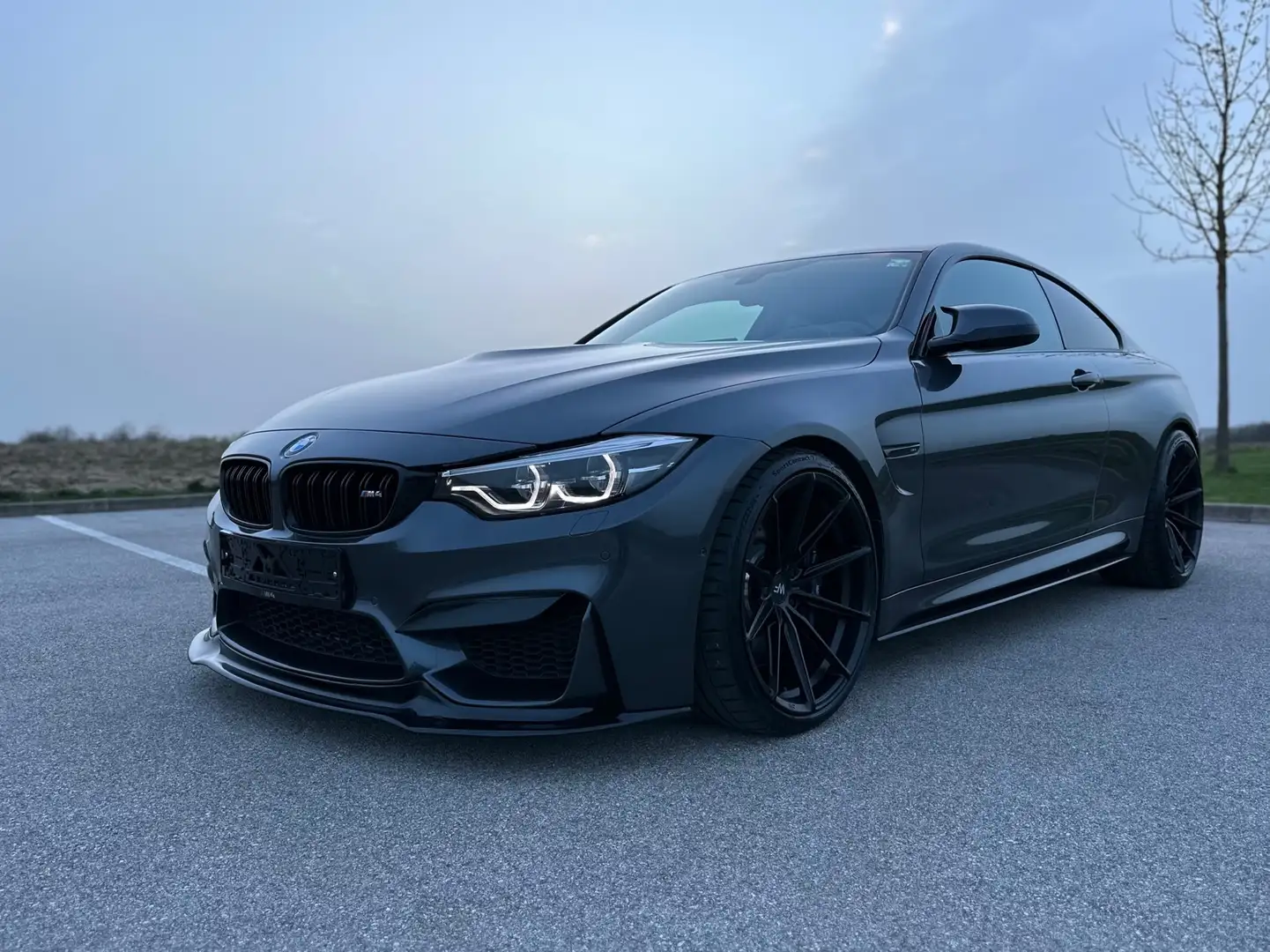 BMW M4 DKG/360 Surround/HeadUp/Carbon Grey - 2
