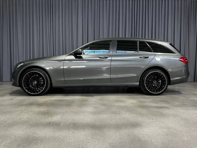 Mercedes-Benz C view 2