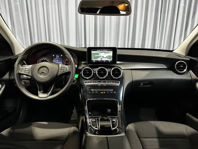 Mercedes-Benz C view 12