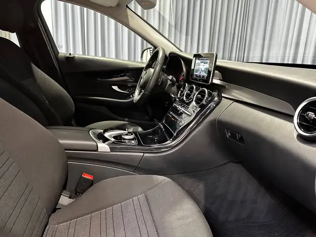 Mercedes-Benz C view 10