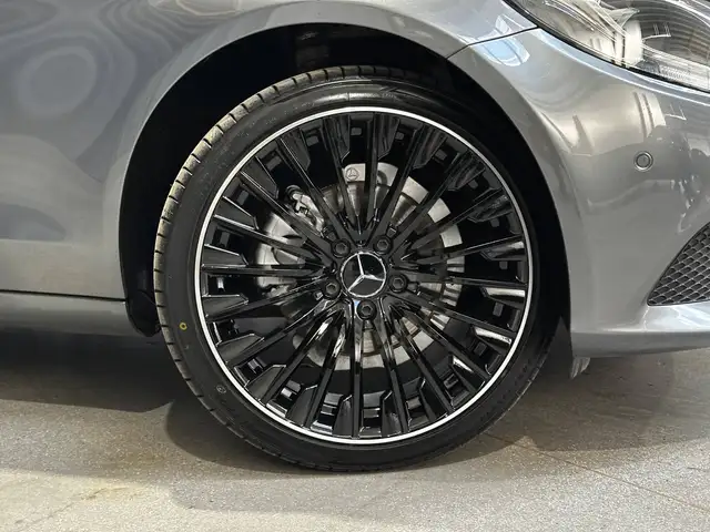 Mercedes-Benz C view 8