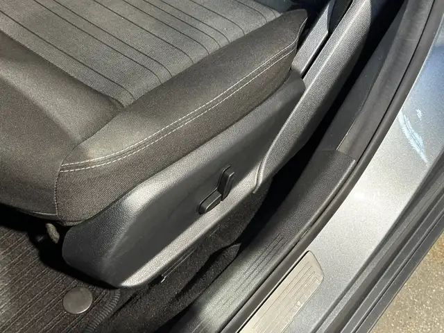 Mercedes-Benz C view 24