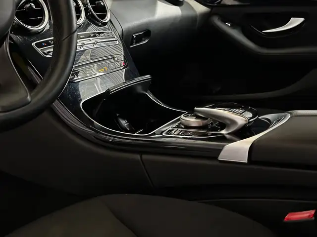 Mercedes-Benz C view 21