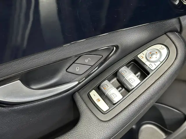 Mercedes-Benz C view 22