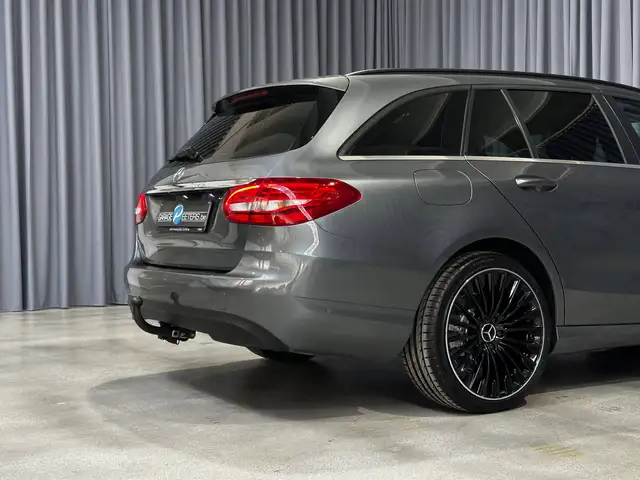 Mercedes-Benz C view 9