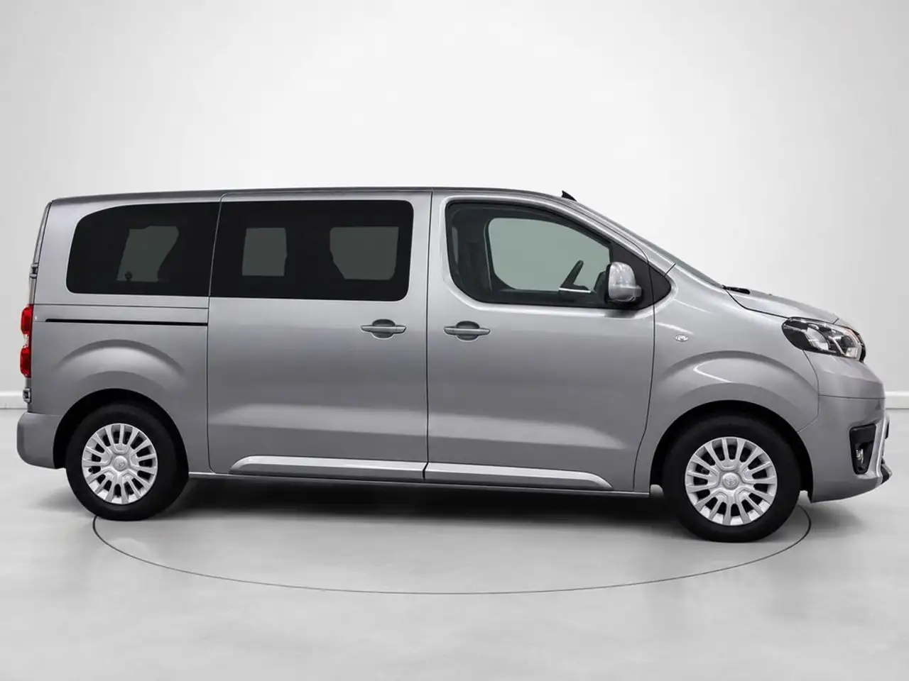 2024 Toyota Proace Shuttle L1 2.0D 8pl. VX 145, photograph 2