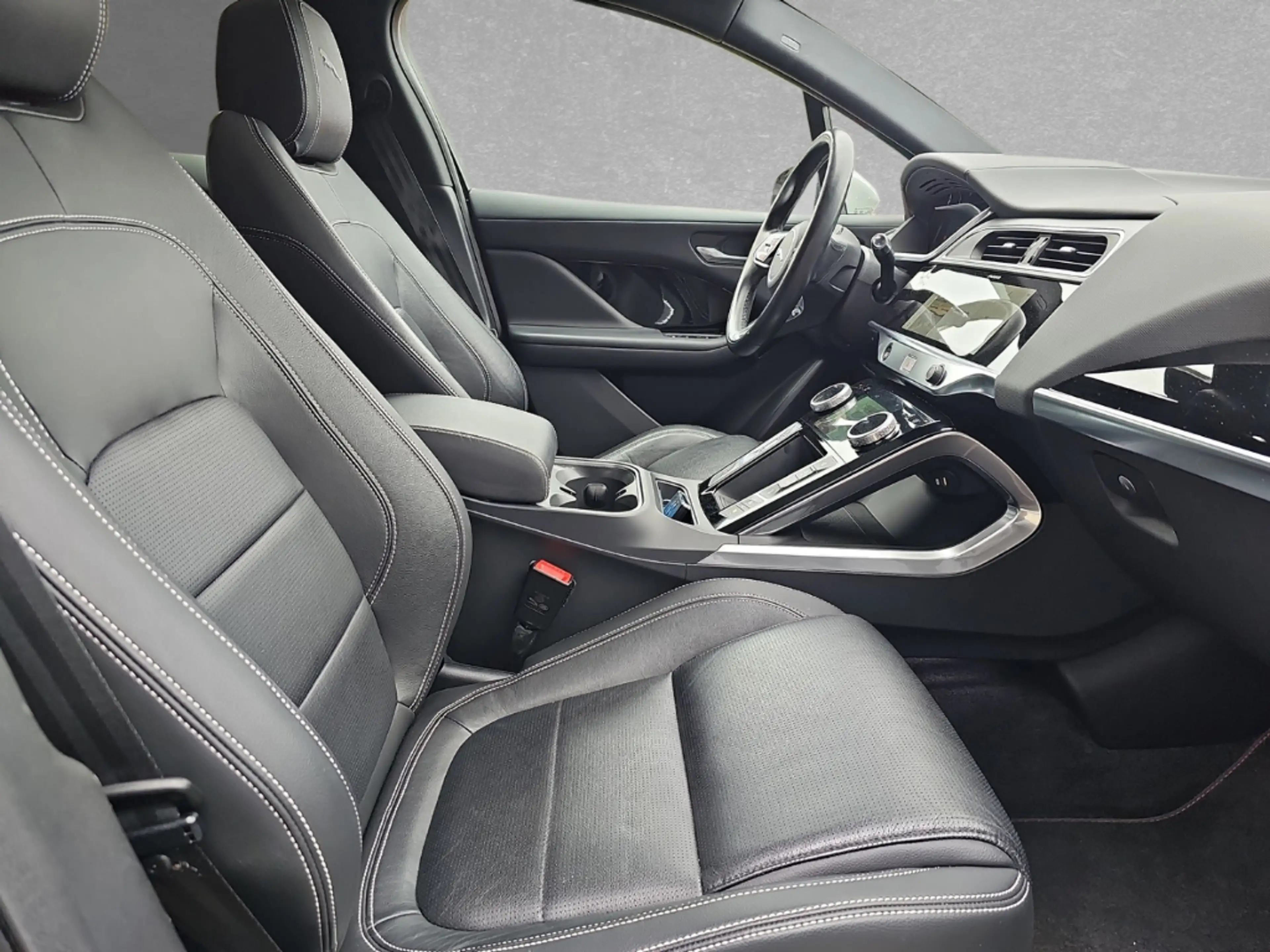 Jaguar I-Pace EV400 S — photo 4