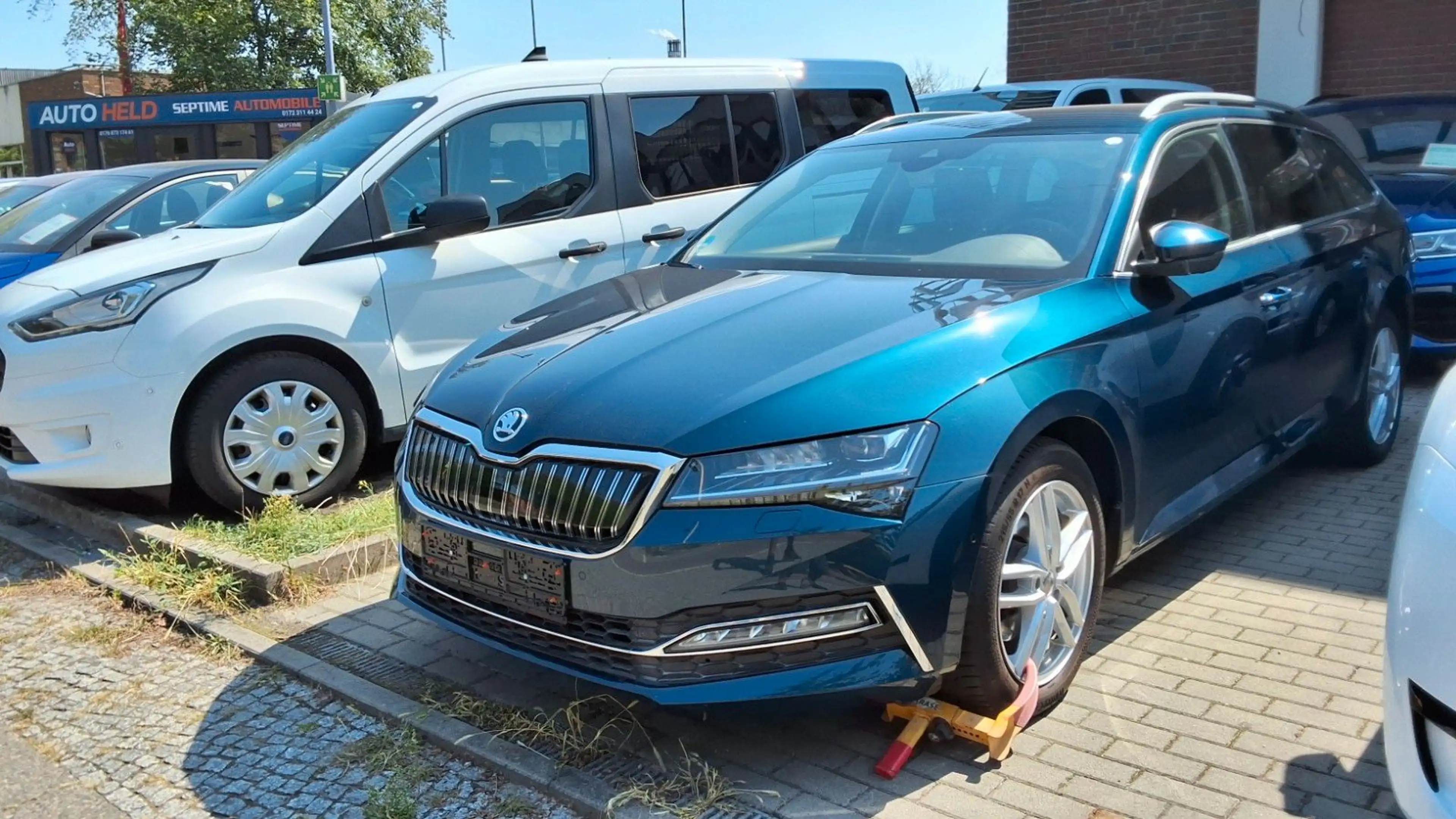 Skoda Superb Combi Style iV Automatik,Standheizung,AHK — photo 2