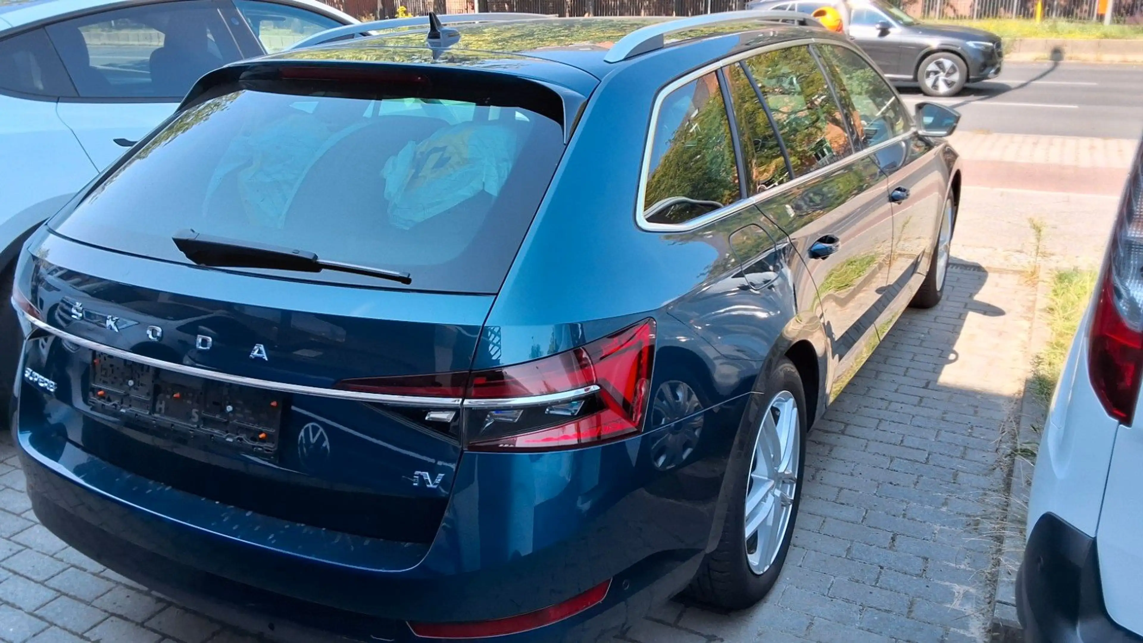 Skoda Superb Combi Style iV Automatik,Standheizung,AHK — photo 3