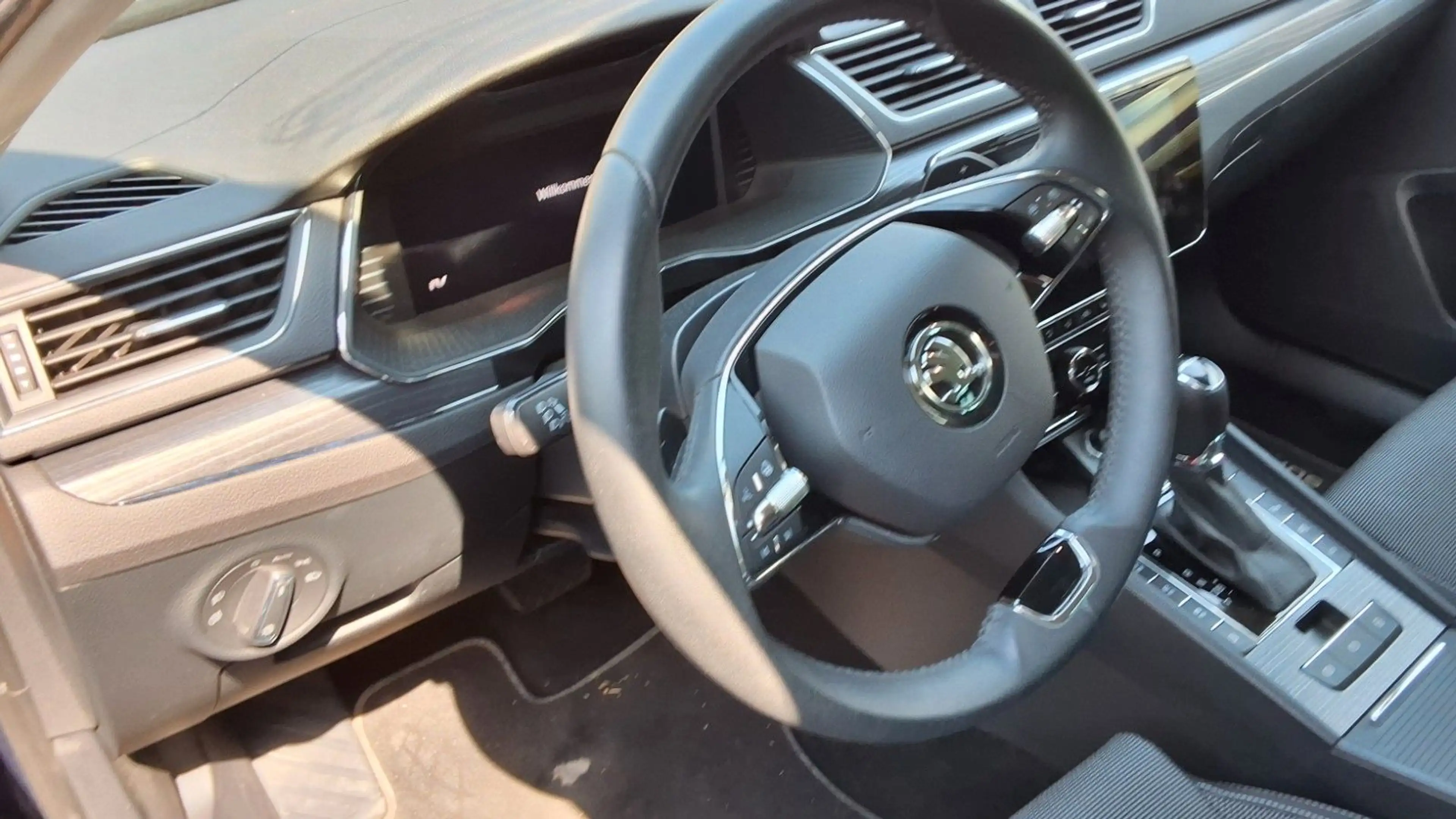 Skoda Superb Combi Style iV Automatik,Standheizung,AHK — photo 6