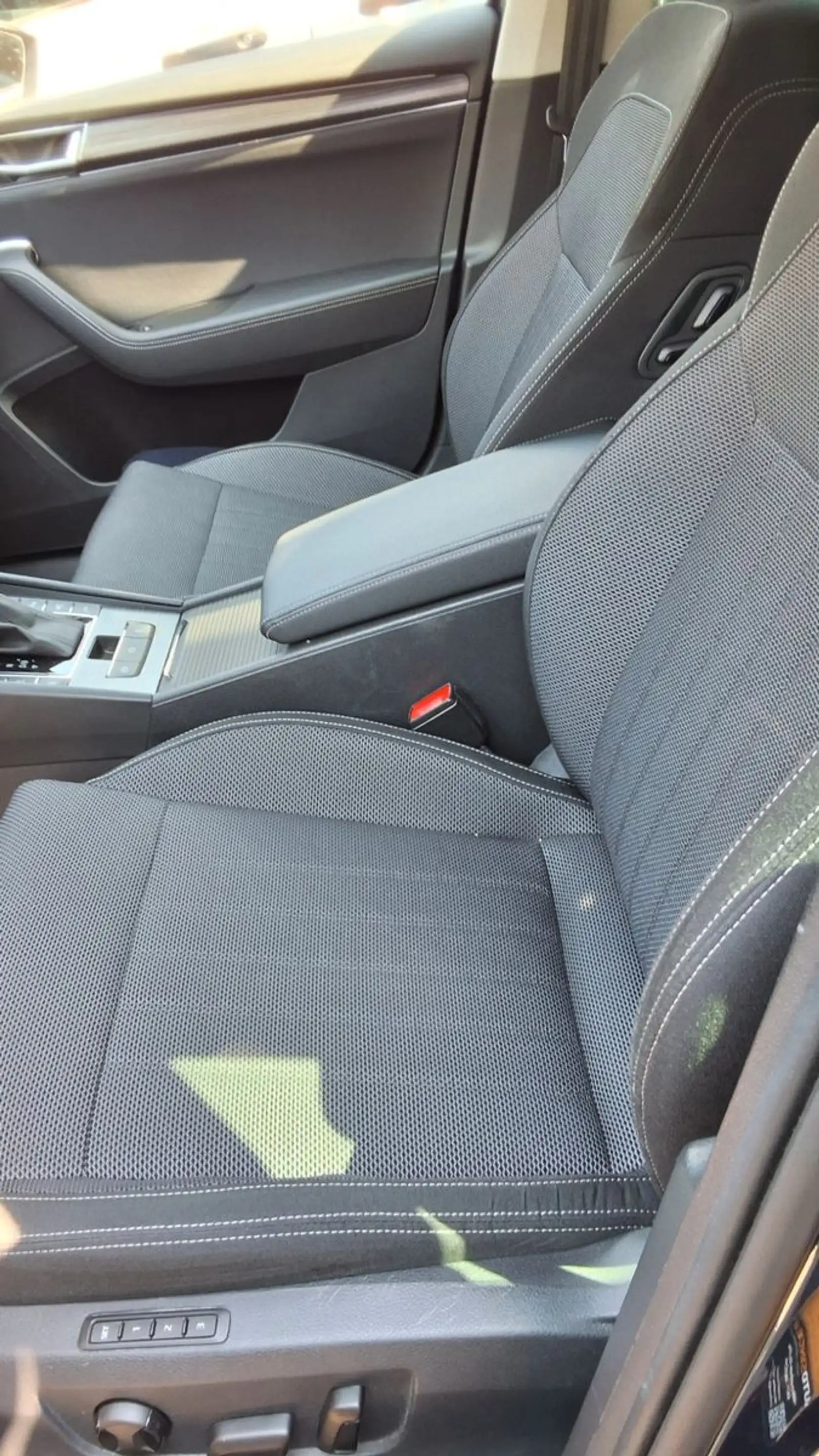 Skoda Superb Combi Style iV Automatik,Standheizung,AHK — photo 14