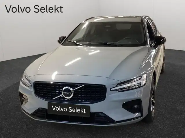 Volvo V60 B4 Plus Dark / Essence
