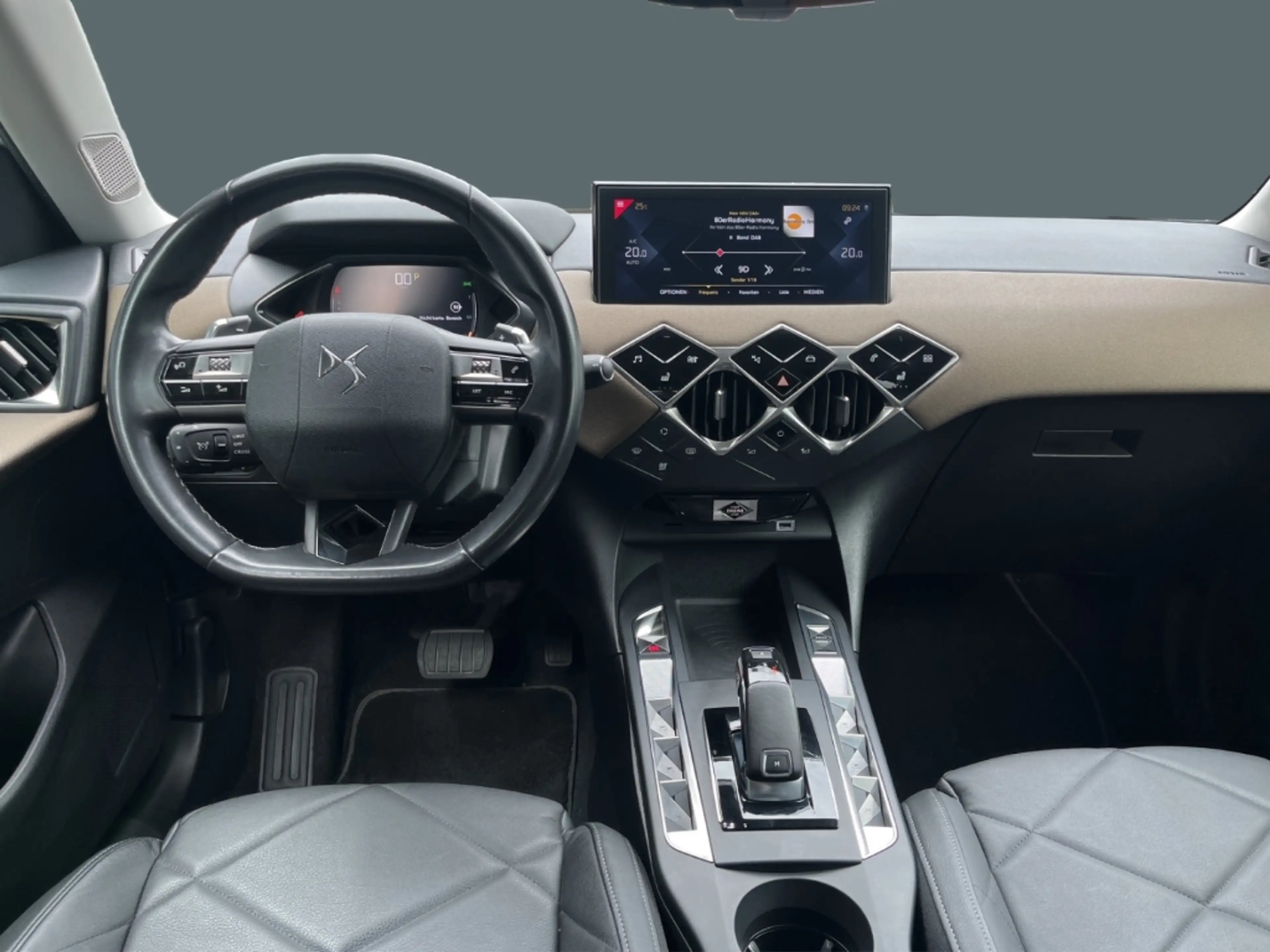 DS Automobiles DS 3 Crossback So Chic HUD Navi Leder Digitales Cockpit LED Blend — photo 15