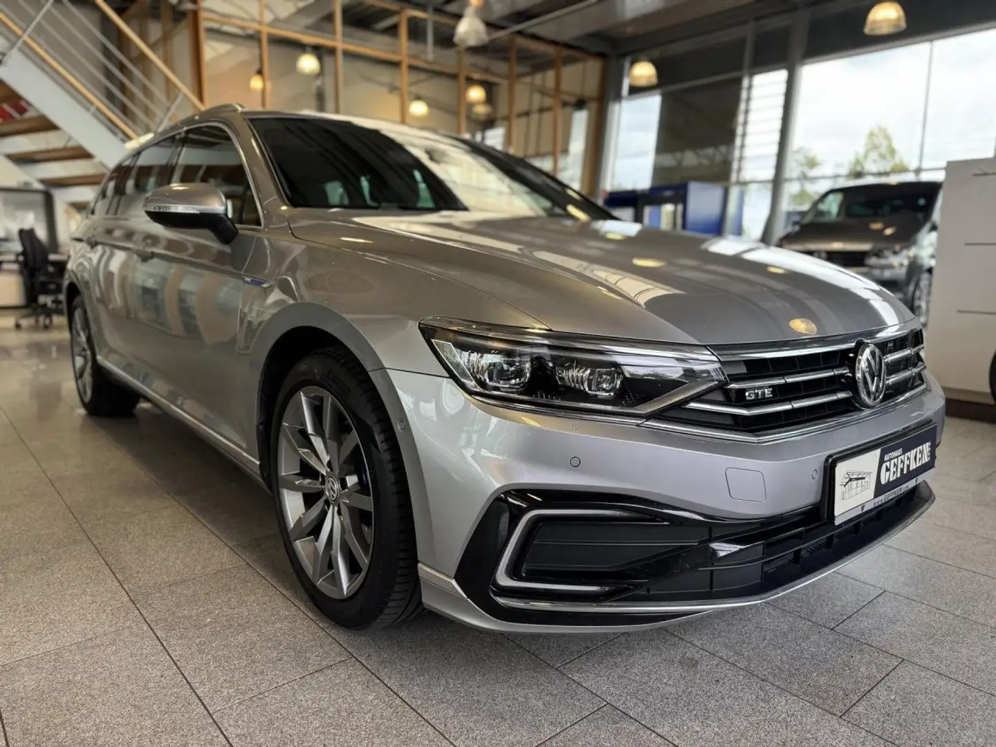 Volkswagen Passat Variant 1.4 TSI Plug-In-Hybrid GTE Navi LED Zilver - 2