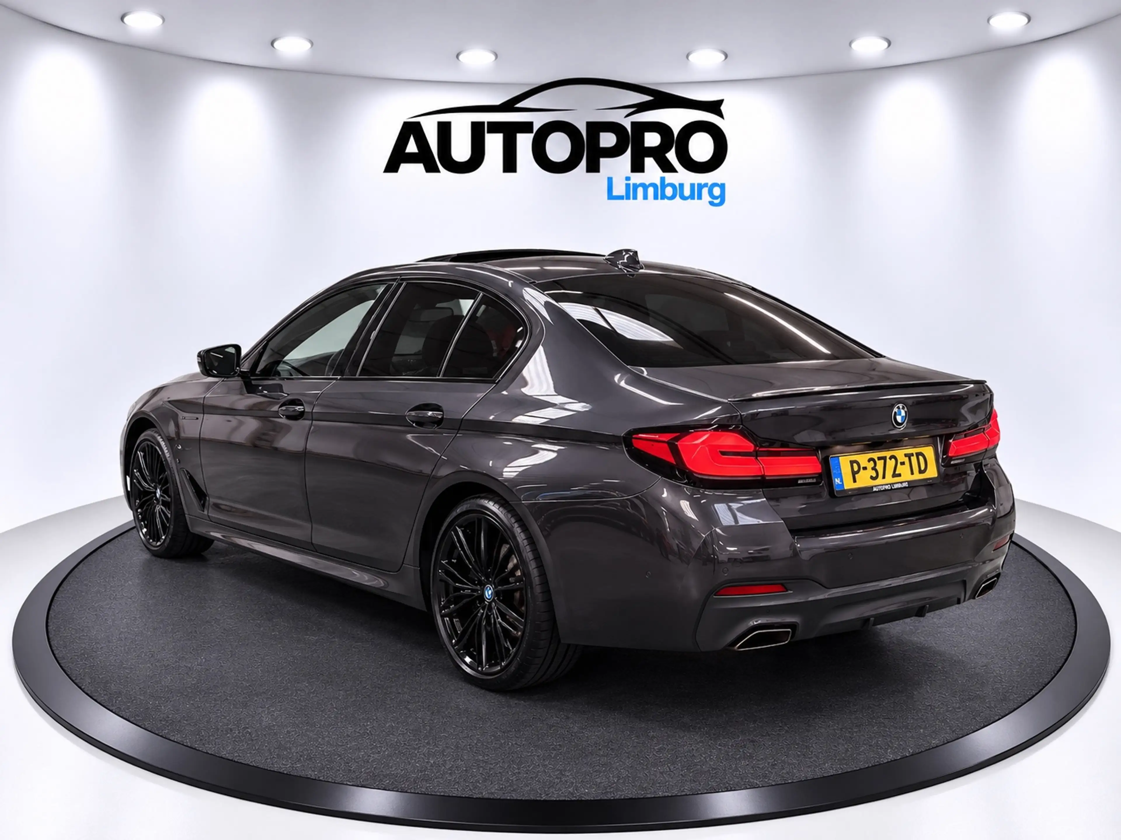 BMW 545 5-serie 545e xDrive M-sport Business Edition Plus — photo 2
